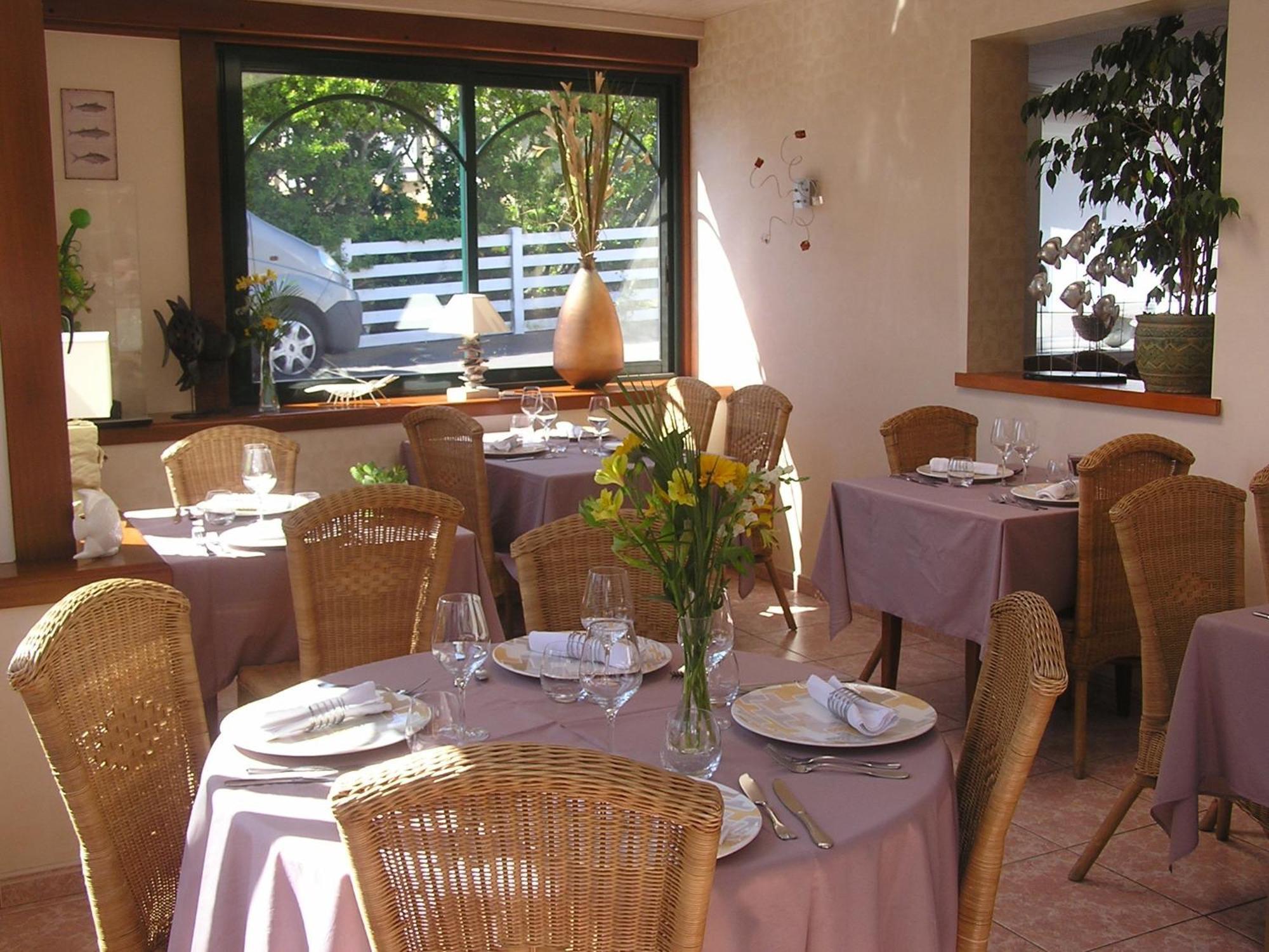 Hotel Les Ondines Saint-Guénolé Esterno foto